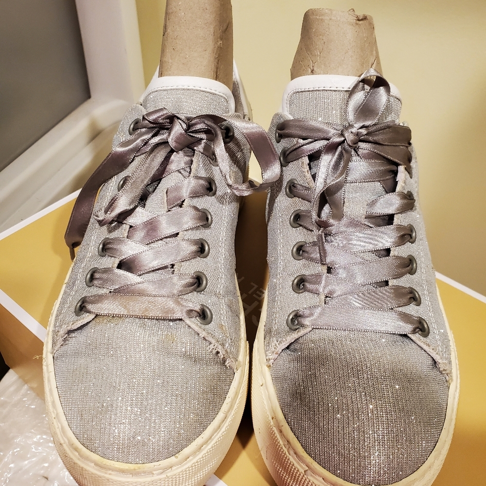 Used sneakers Tango size 7